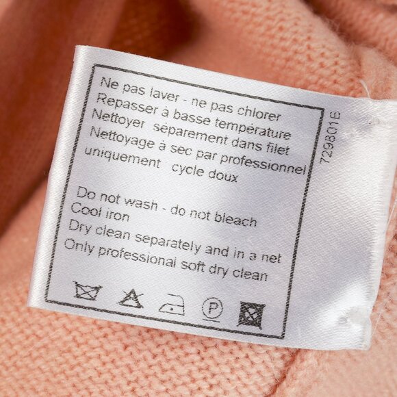 Chanel SS/05 Light Pink Cashmere Rosette Sweater Twinset - Picture 13 of 13